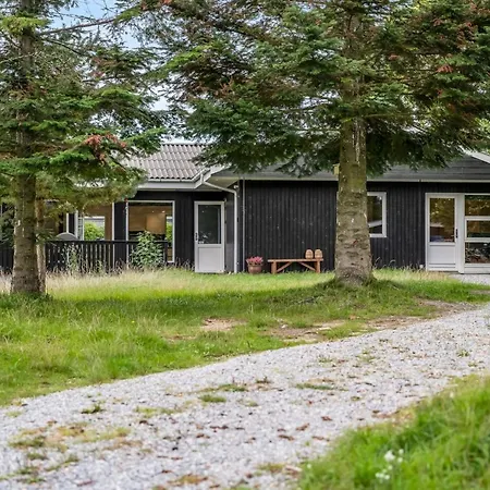 Aischa - 1-5km From The Sea By Interhome